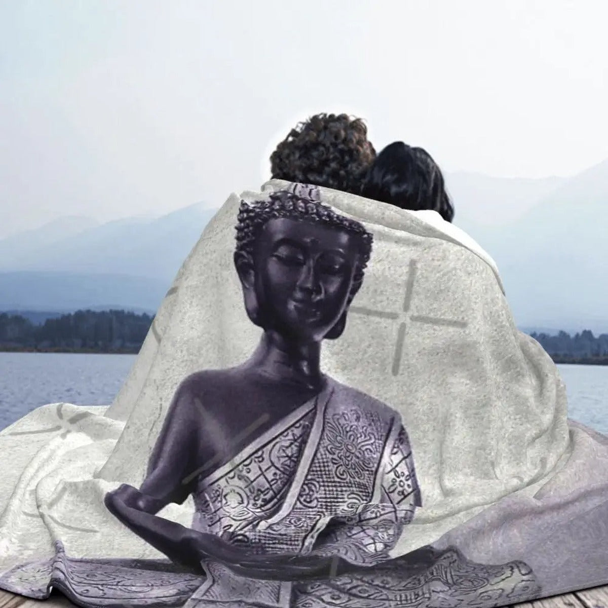 Plaid imprimé Bouddha - couple enveloppé face au lac
