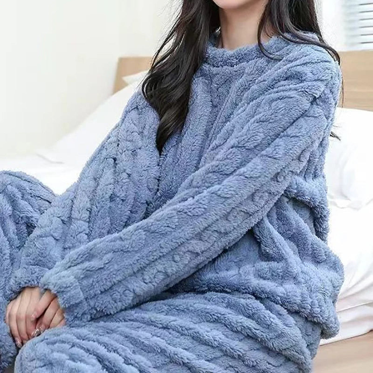 Pyjama polaire deux pièces chaud et épais coloris bleu, haut et pantalon assortis