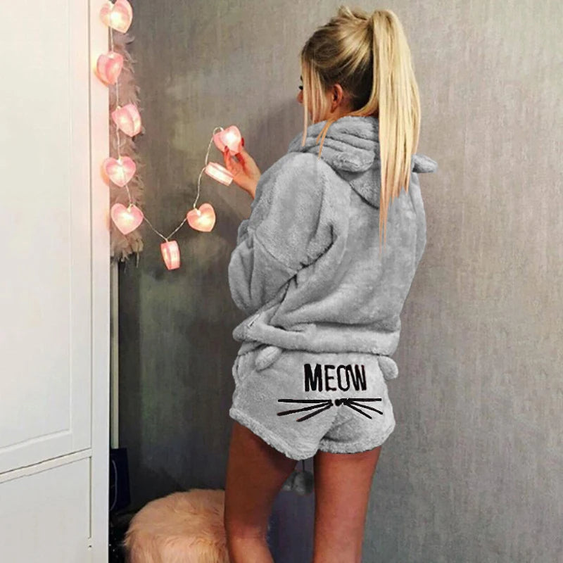 Pyjama polaire deux pièces avec short et capuche