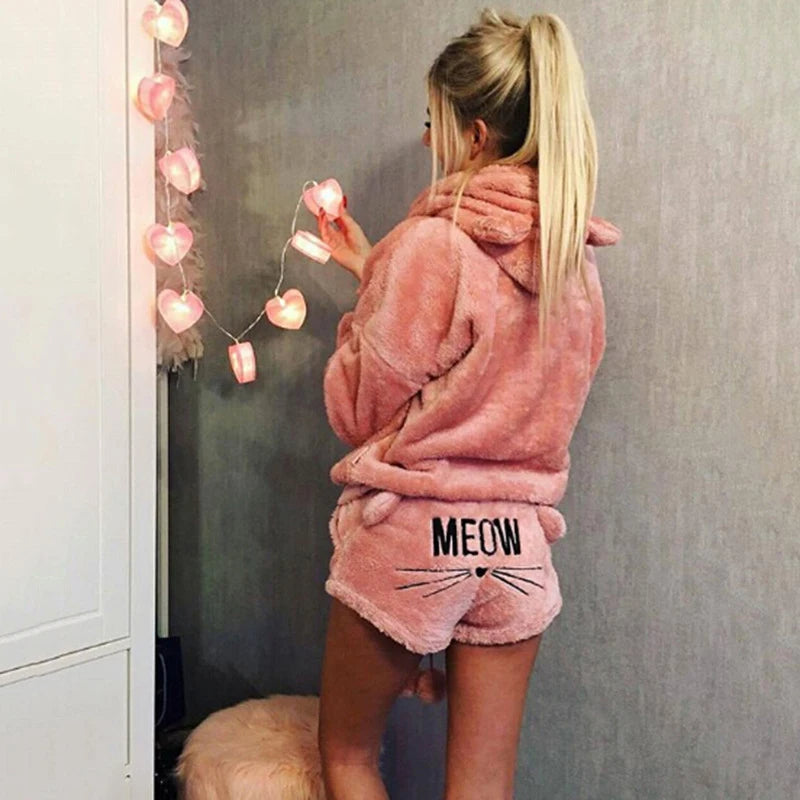 Pyjama polaire deux pièces avec short et capuche