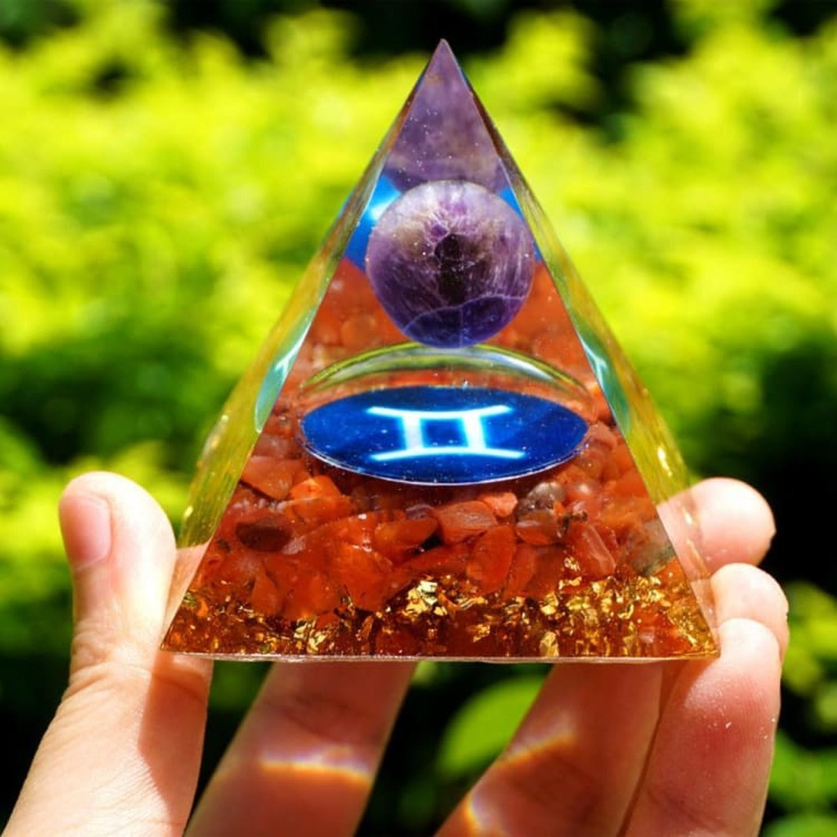 Pyramide en Orgonite Gémeaux