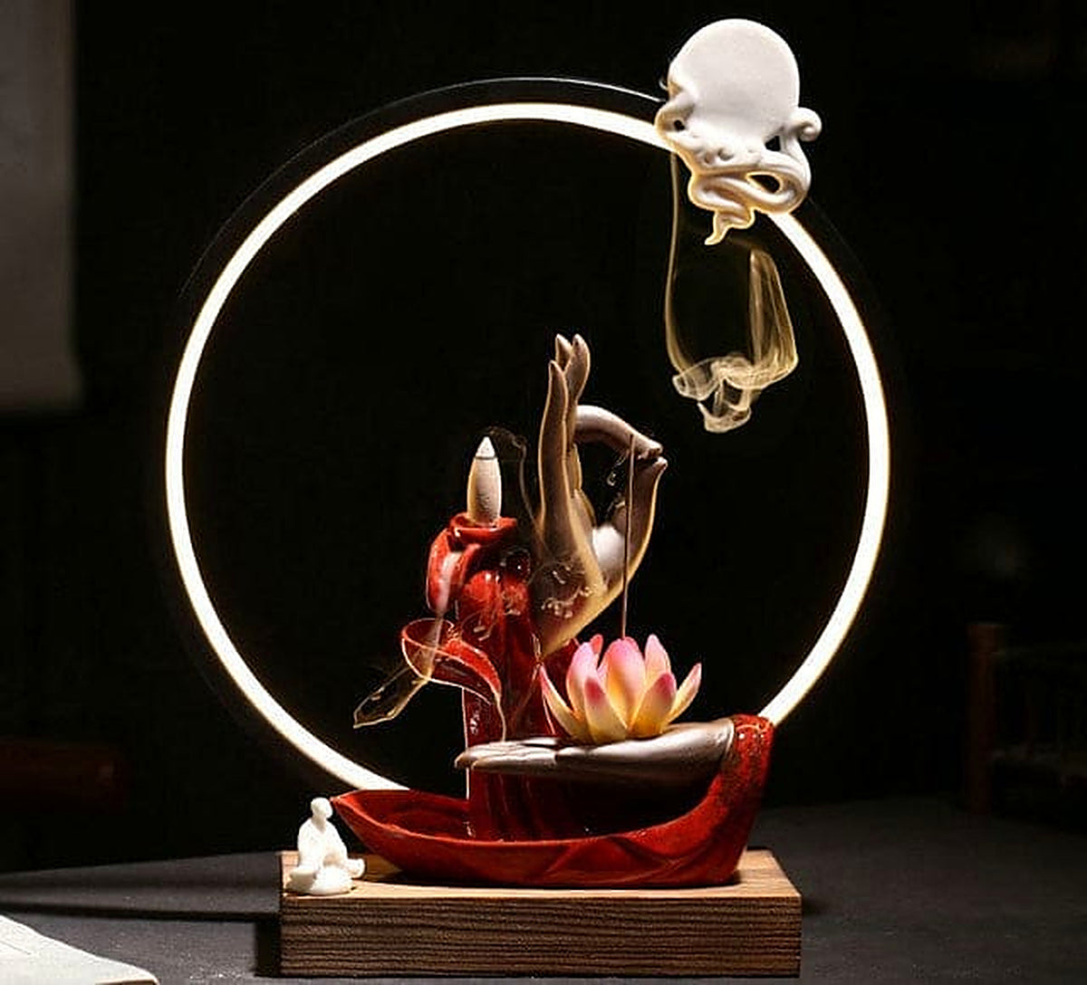 Porte-encens à reflux Karana Mudrā lumineux, vue d'ensemble de la sculpture et de l'anneau LED