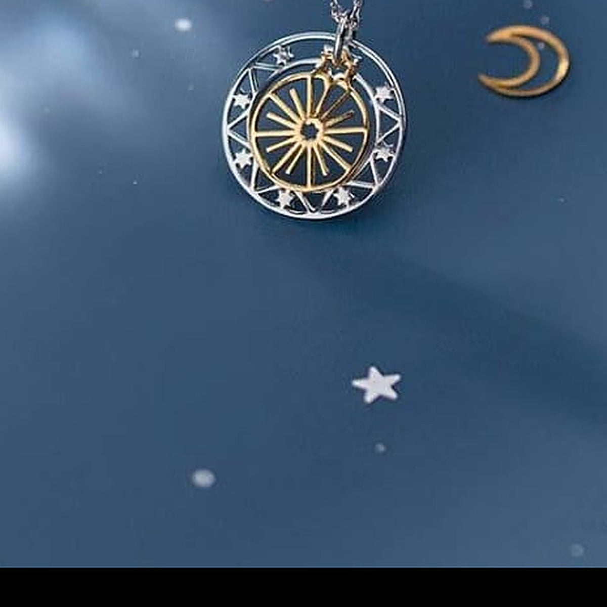Collier Pendentif Soleil et Étoiles