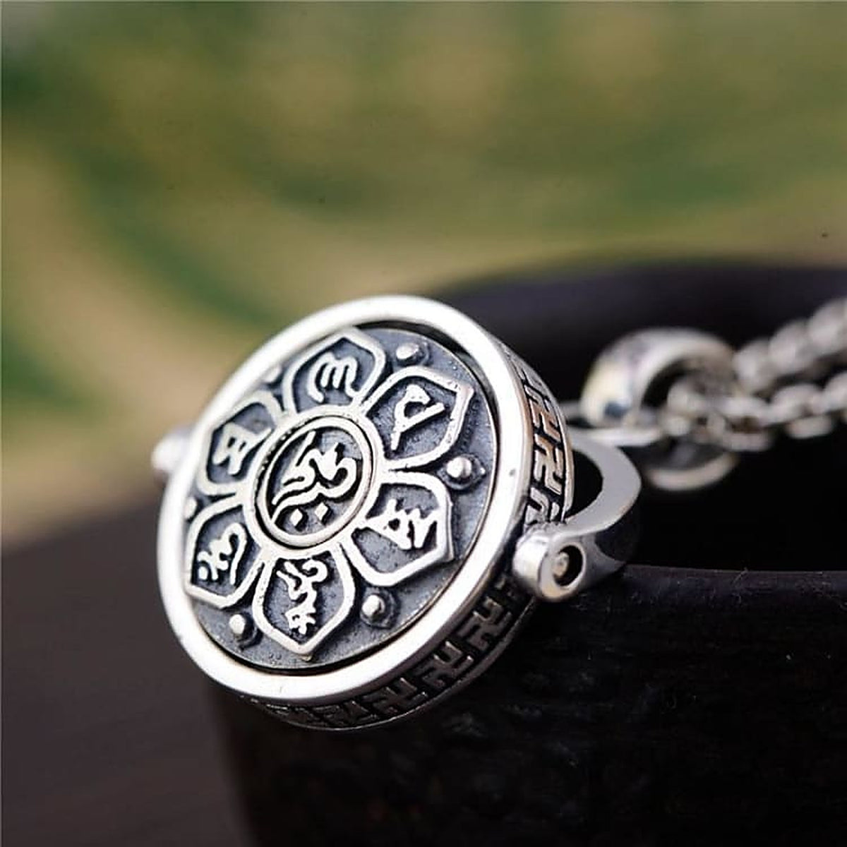 Pendentif Tibétain des 6 Mantras