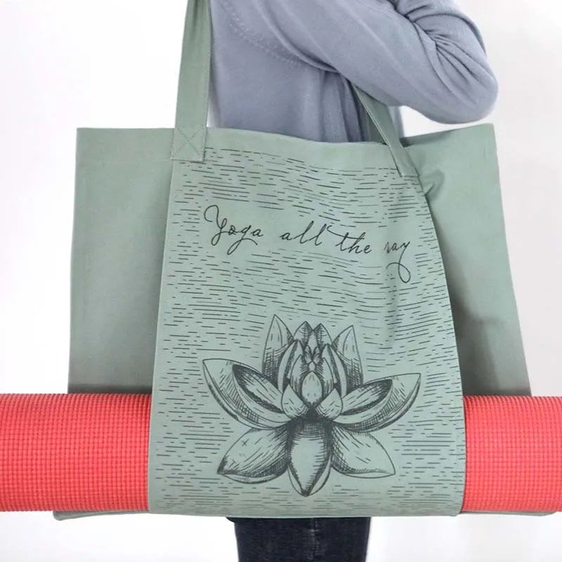 Sac Yoga Imprimé de Lotus porté par une femme