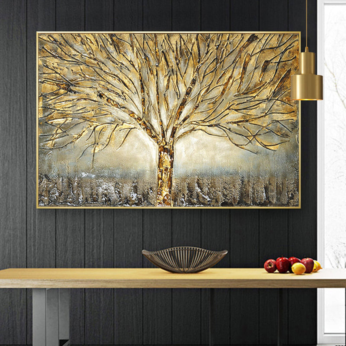 Tableau arbre de vie doré sur mur noir, cadre de mise en scène décoratif