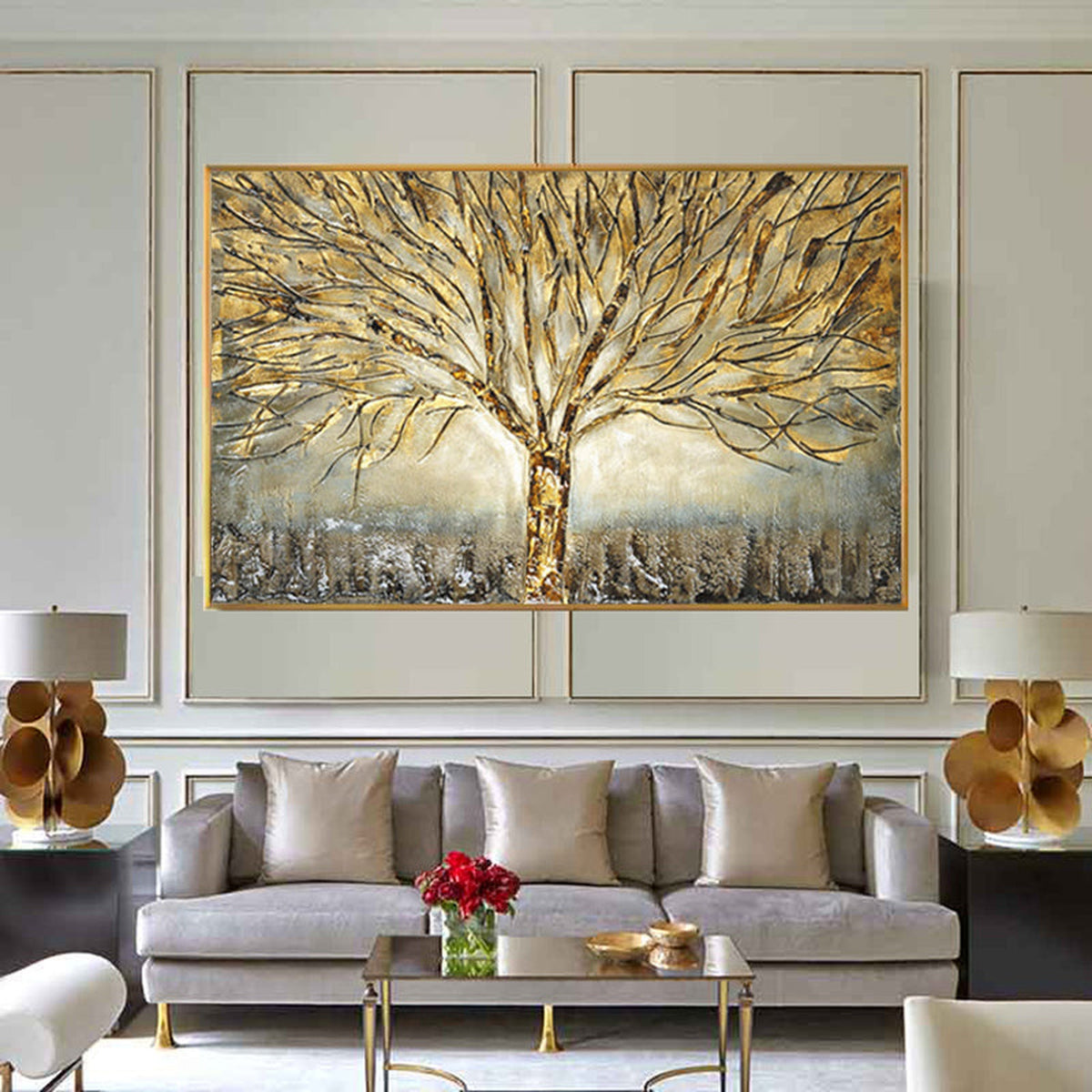 Tableau arbre de vie doré dans un salon crème, cadre de mise en scène décoratif