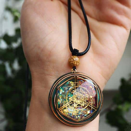 Talisman dans la main