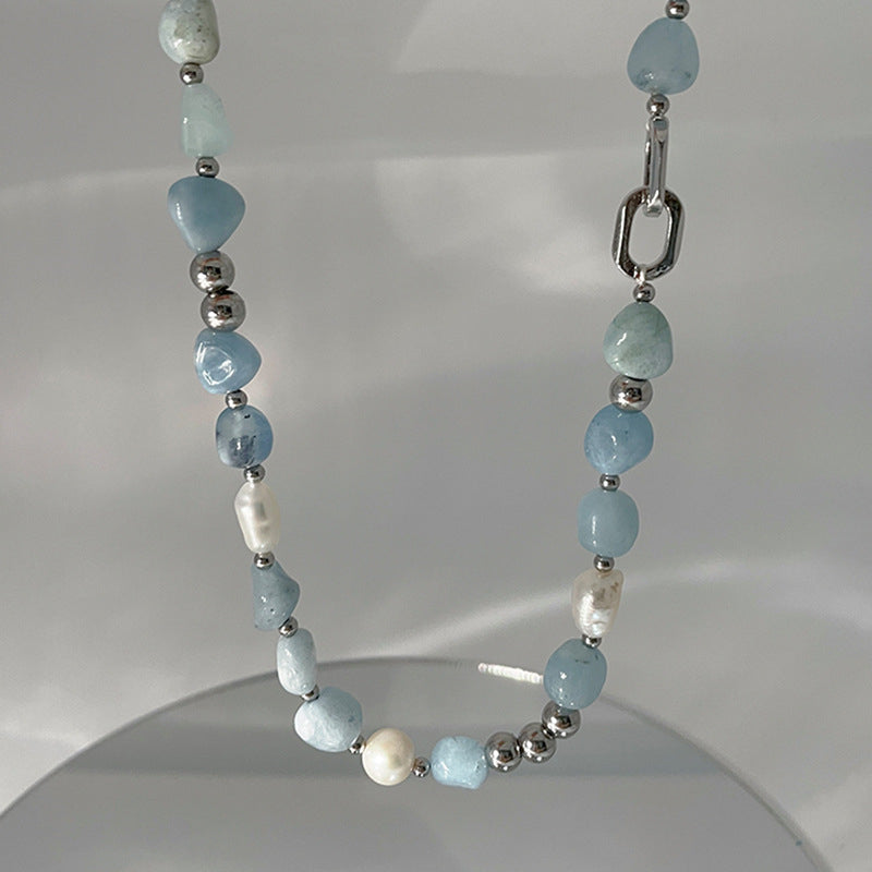 Collier en pierre naturelle bleue mélangée de perles d'eau douce