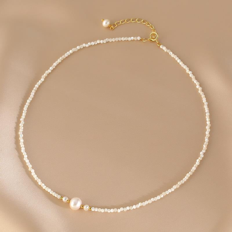 Collier en pierre naturelle en perles d'eau douce Image
