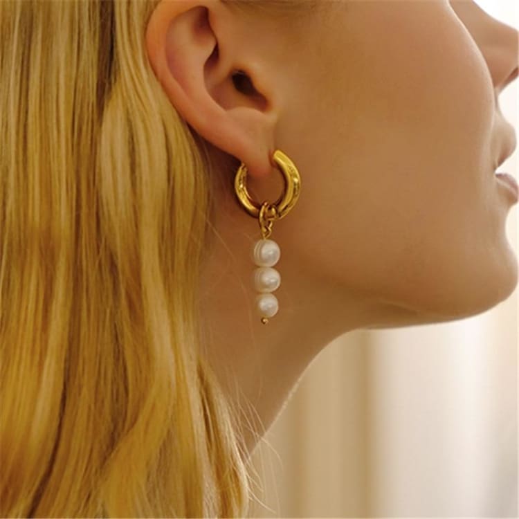 Boucles d’oreilles asymétriques en perles d’eau douce