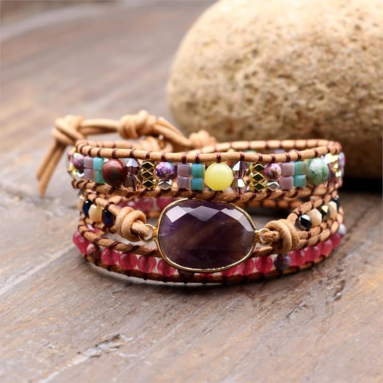Bracelet de récupération ornée d’une pierre d’amethyste - Bracelet