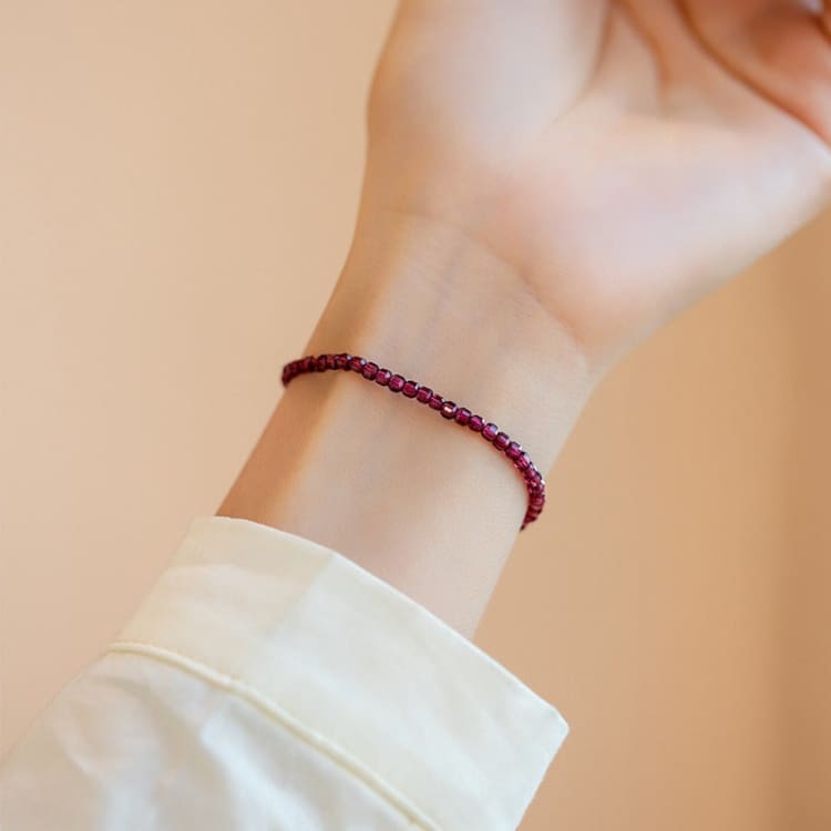 Bracelet fin en Grenat rouge