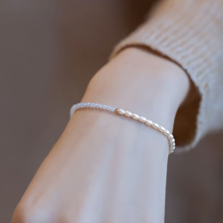 Bracelet fin en perles et aigue marine