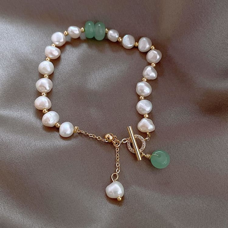 Bracelet ’Justesse d’esprit’ en perles de nacre et jade - bracelet