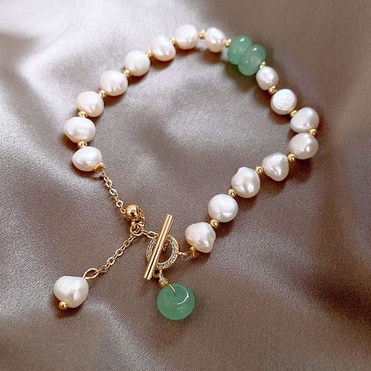Bracelet ’Justesse d’esprit’ en perles de nacre et jade - bracelet Image