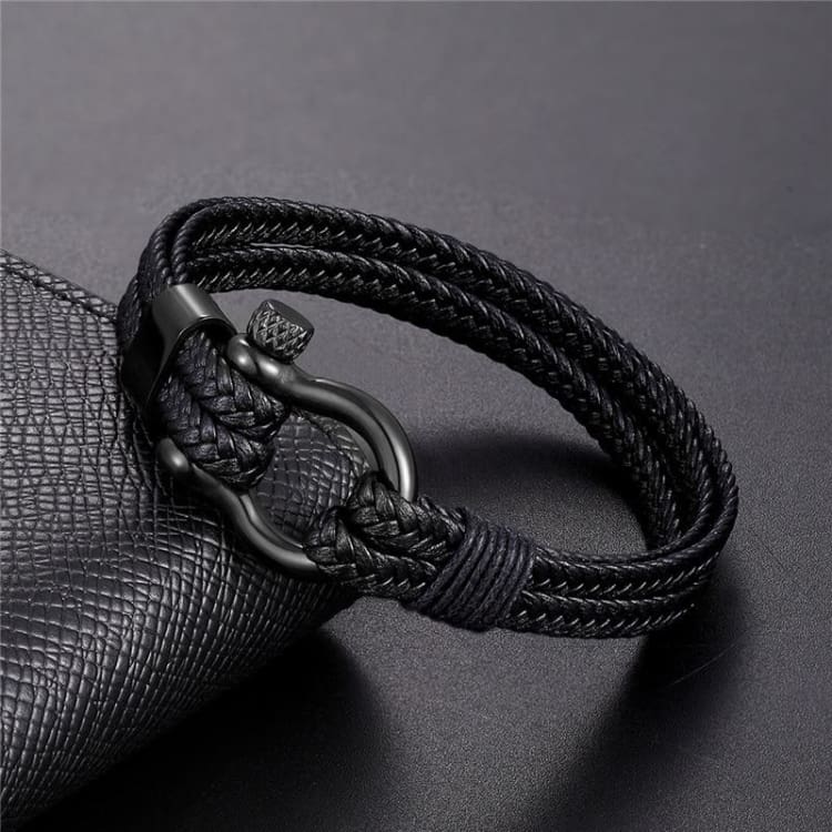 Bracelet simple en cuir noir