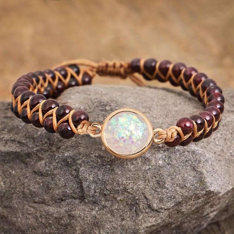 Bracelet tressé en grenat et opale Image