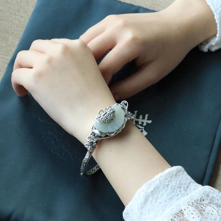 Bracelet vintage ’ la lueur du papillon ’