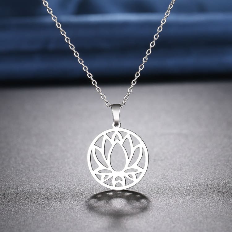 Collier ’Conscience’ orné d’une fleur de Lotus - Argenté