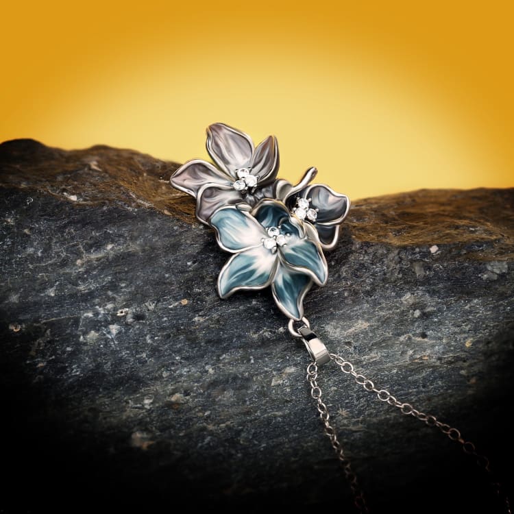 Collier éclat de la fleur de Morelle
