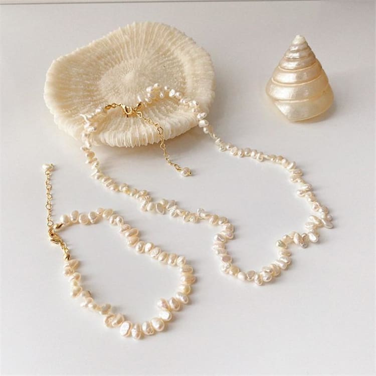 Collier en perles d’eau douce irrégulières