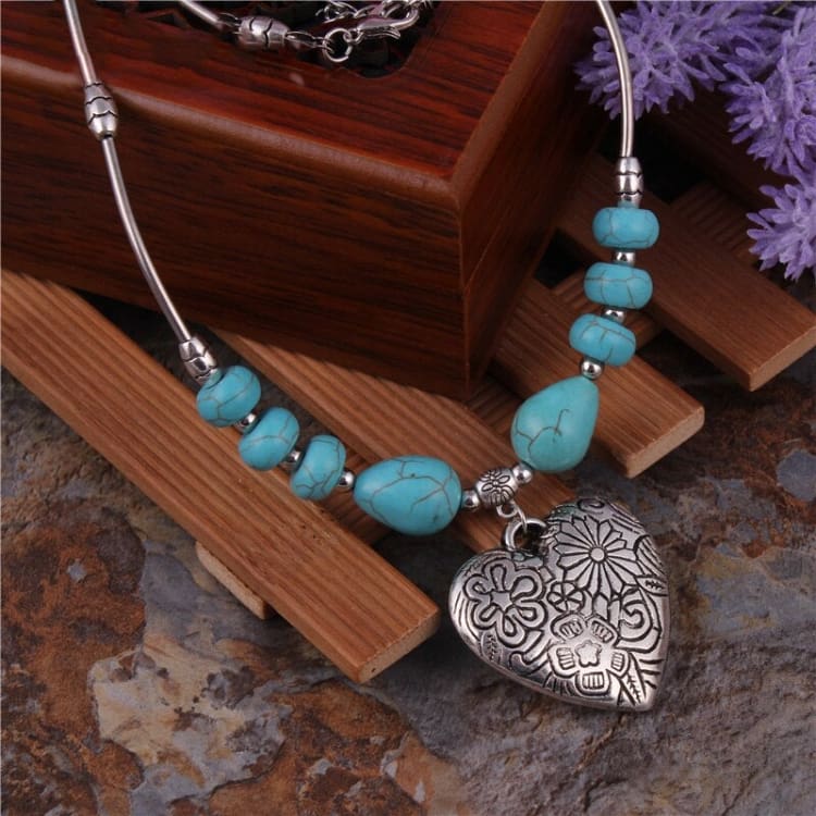 Collier en turquoise - L’amour gravé