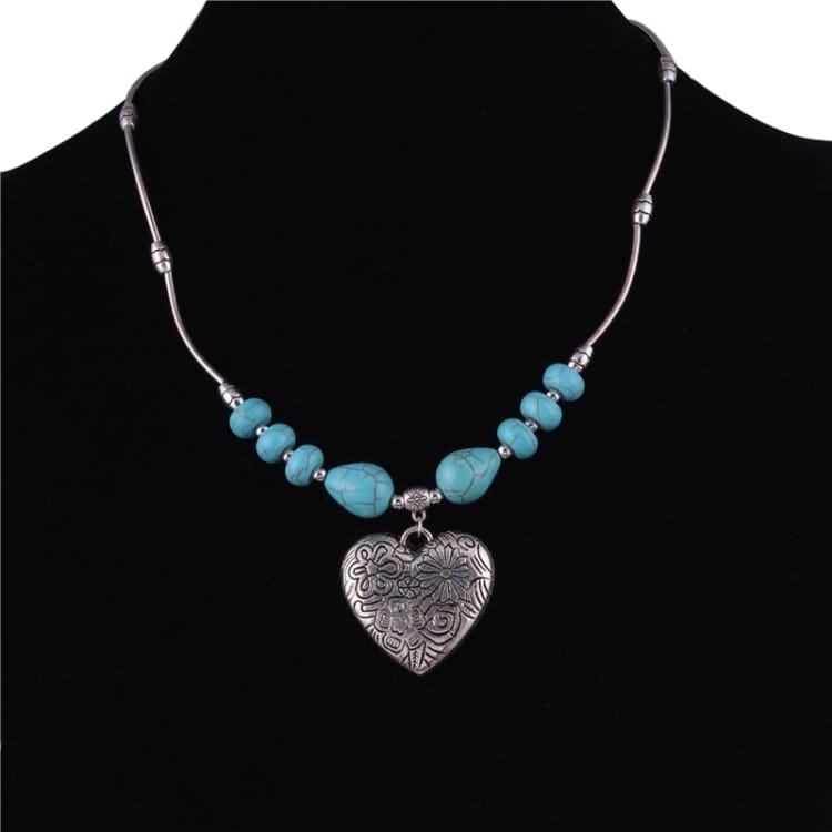 Collier en turquoise - L’amour gravé