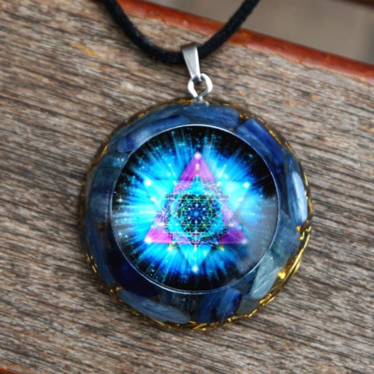 Collier Orgonite ’l’Apelle Céleste’ en Cyanite - Collier