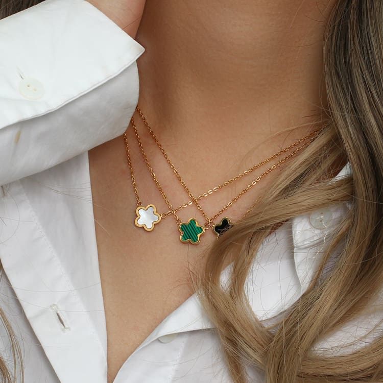 Collier pendentif trèfle à quatre feuille