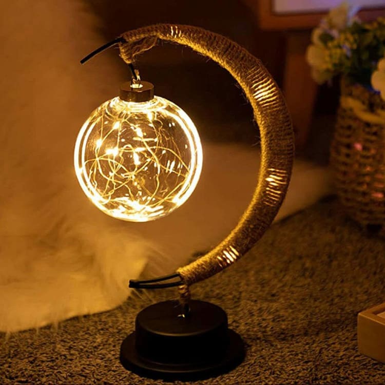 Lampe lune en corde de chanvre.