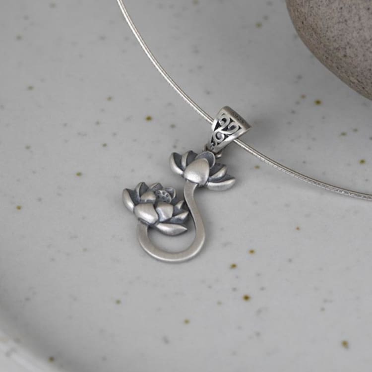 Pendentif Bouddhiste ’Eveil Spirituel’ symbole Fleur de Lotus - pendentif