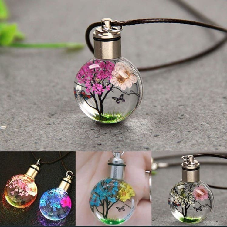 Pendentif ’Capsule de Printemps’ - collier