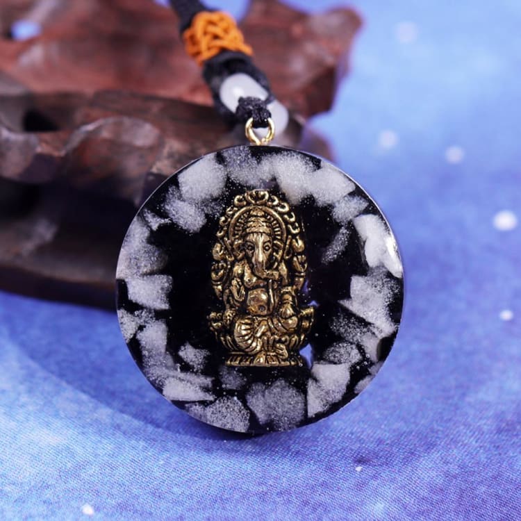 Pendentif en Orgonite et Obsidienne du Dieux protecteur. - Collier