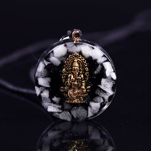 Pendentif en Orgonite et Obsidienne du Dieux protecteur. - Collier