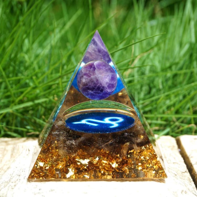 Pyramide du Zodiac en Orgonite symbole du Capricorne - Décorations