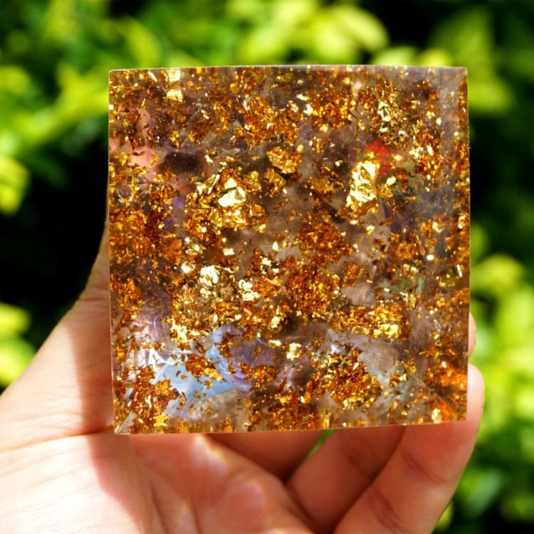 Pyramide du Zodiac en Orgonite symbole du Capricorne - Décorations