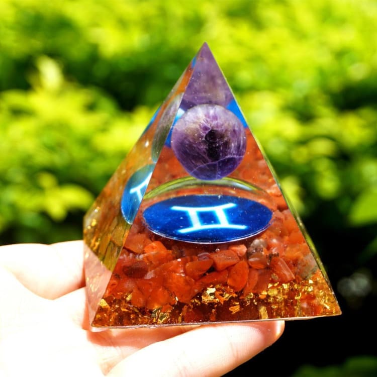 Pyramide du Zodiac en Orgonite de 10 cm symbole du Gémeaux - Décorations