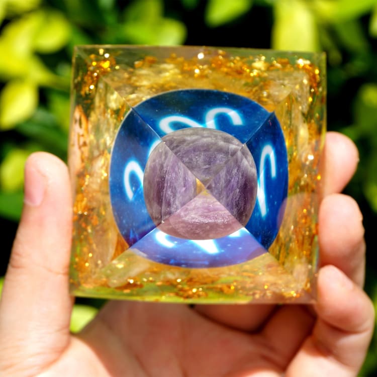 Pyramide du Zodiac en Orgonite symbole du Bélier - Décorations