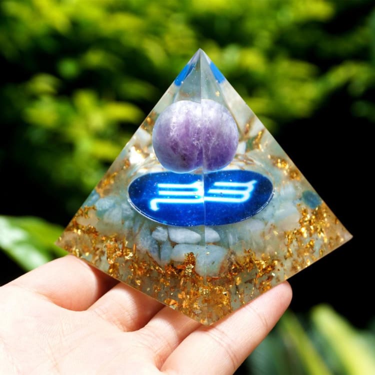 Pyramide du Zodiac en Orgonite symbole du Scorpion - Décorations