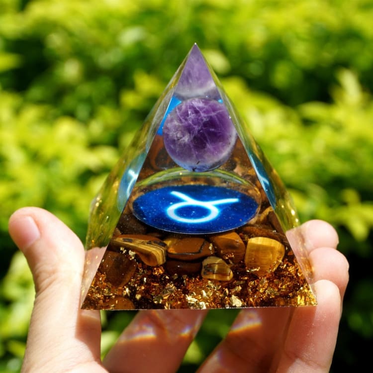 Pyramide du Zodiac en Orgonite symbole du Taureau - Décorations