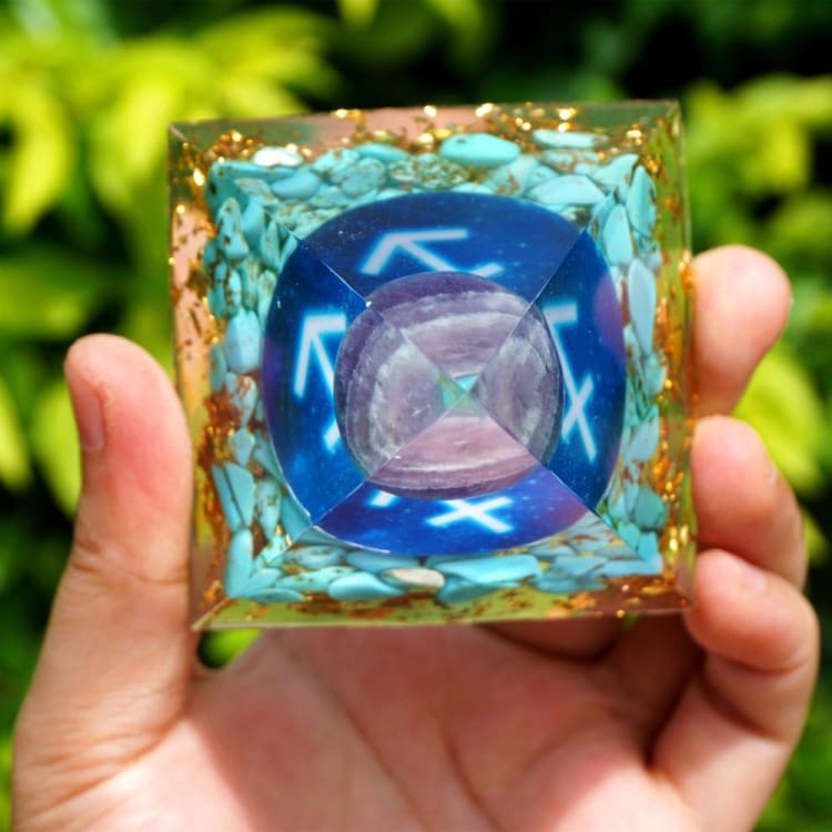 Pyramide du Zodiac en Orgonite symbole du Sagittaire - Décorations