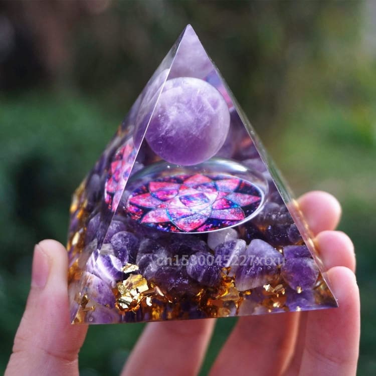 Pyramide en Orgonite et Améthyste de 10cm - Décorations