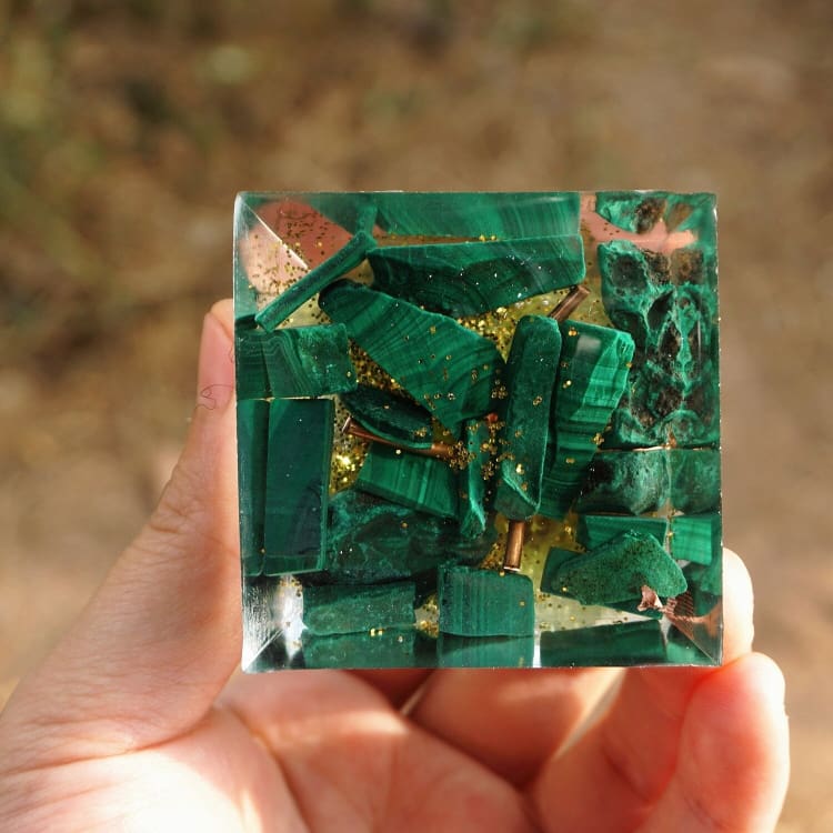 Pyramide en Orgonite et Aventurine et de 10cm - Décorations
