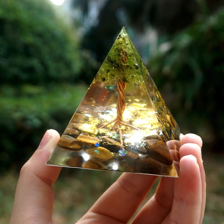 Pyramide en Orgonite et Oeil de Tigre de 10cm - Décorations