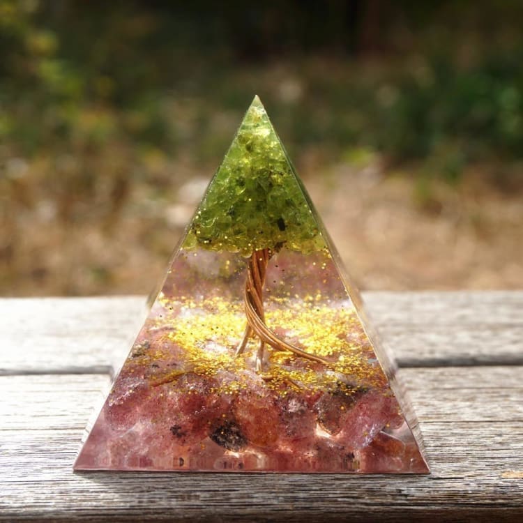 Pyramide en Orgonite et Quartz Rose de 10cm - Décorations