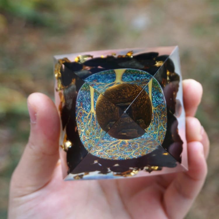 Pyramide en Orgonite Obsidienne et Péridotite de 10cm - Décorations