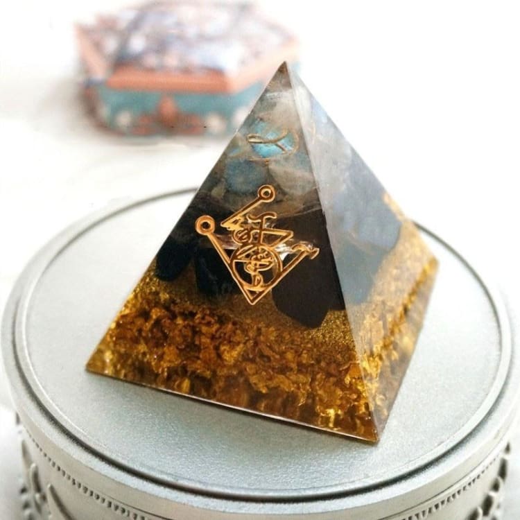 Pyramide Orgonite Protection et Purification - decoration
